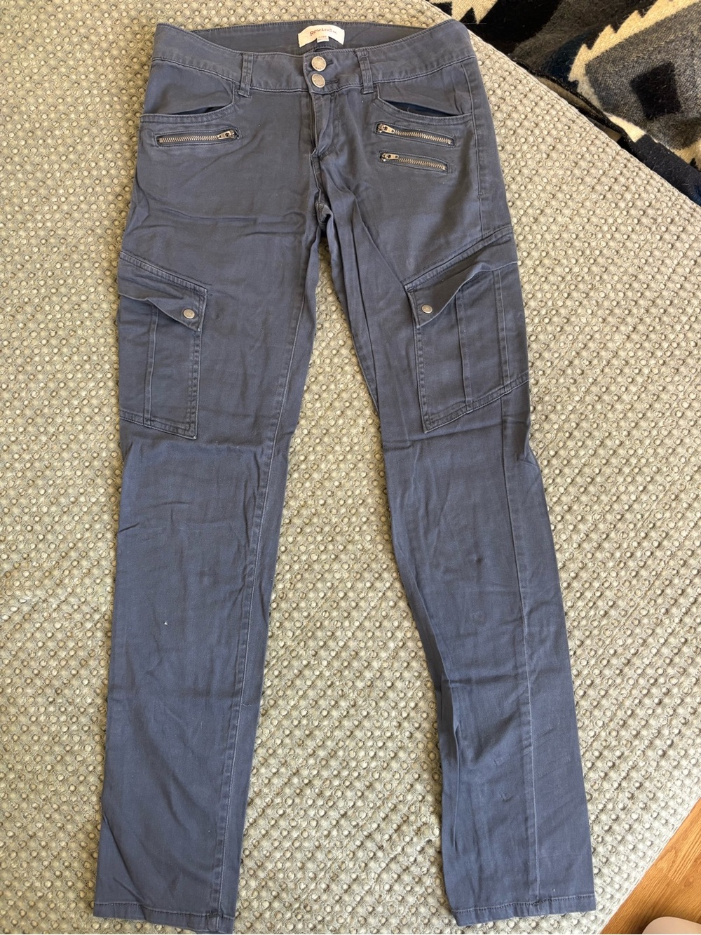 Rewind Slim Cargo Skinny Pants in Slate Gray size 27/7